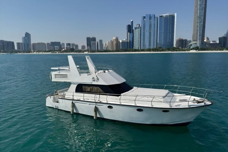 SHARK – Party Yacht