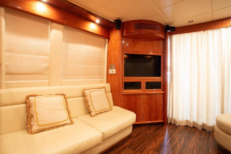 70 FT Majesty Wedding Yacht Rental Dubai – photo 5