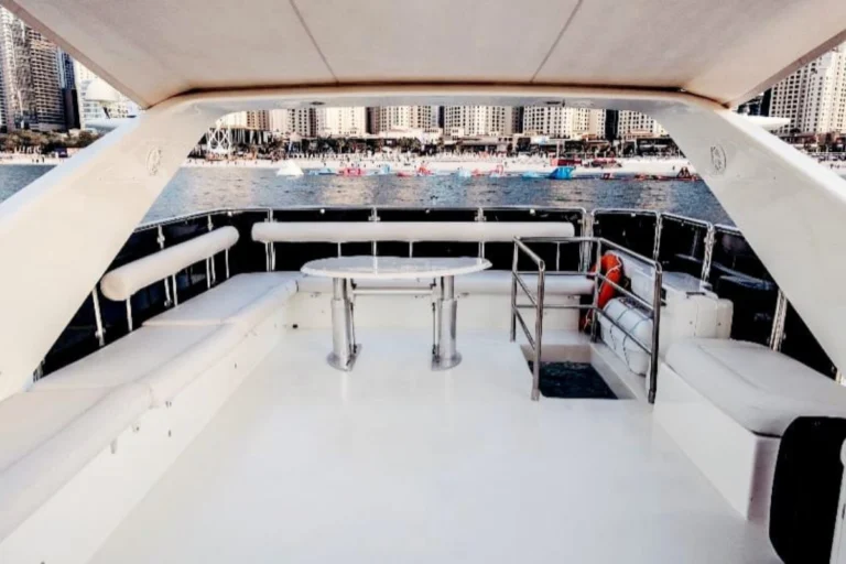 82 Ft Paradise with Jacuzzi (Birthday Yacht) – photo 4