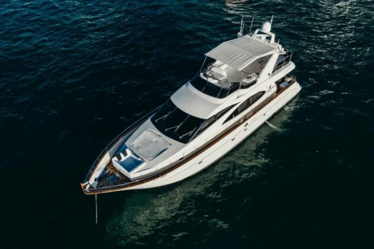 82 Ft Paradise with Jacuzzi (Birthday Yacht) – photo 5