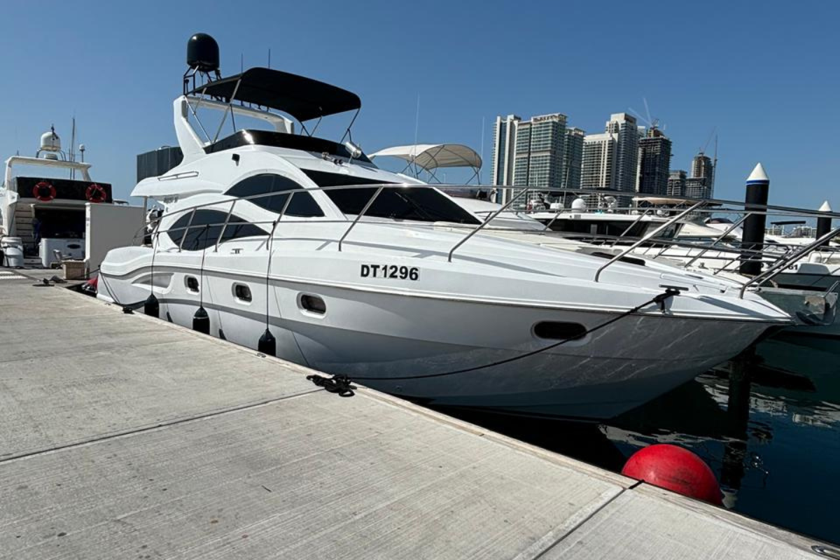 50 FT Majesty Plus Yacht Dubai 50 ft Majesty Plus yacht docked in Dubai Marina