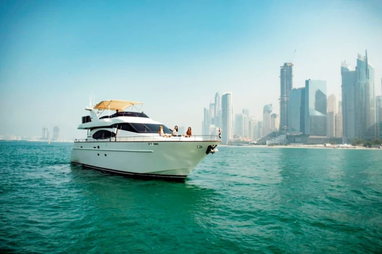 82 Ft Paradise with Jacuzzi (Birthday Yacht) – photo 8