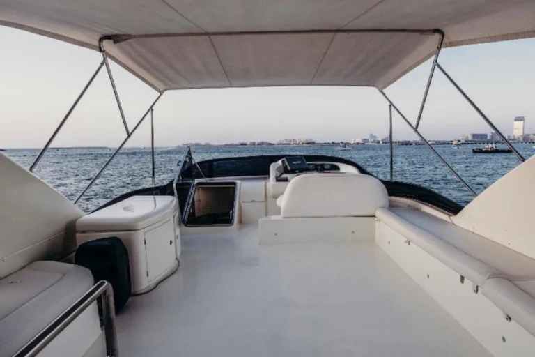 82 Ft Paradise with Jacuzzi (Birthday Yacht) – photo 9