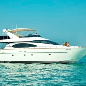 82 ft Paradise jacuzzi yacht cruising in Dubai