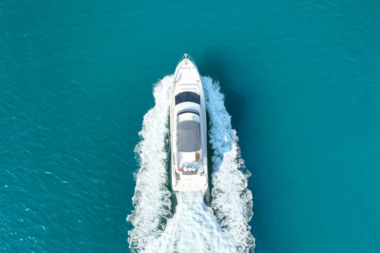 Ferretti 670 Luxury Yacht Rental Dubai – photo 2