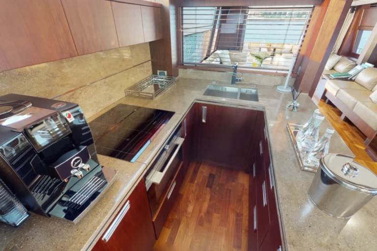 Galeon 780 Crystal Luxury Yacht Rental Dubai – photo 10