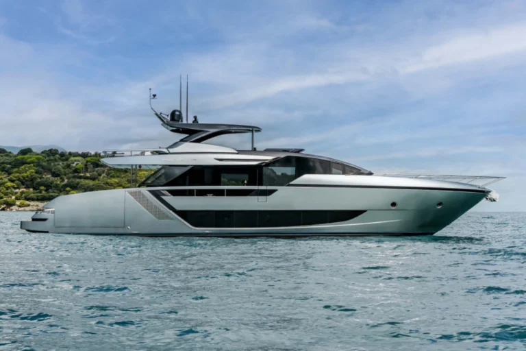 Riva Diva 82 F1 Yacht Charter