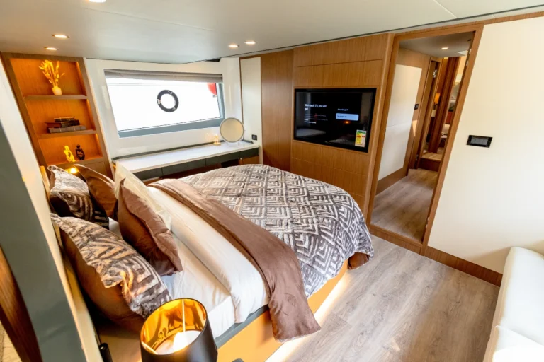 63 FT Amie & Axle Luxury Yacht Rental Dubai – photo 12