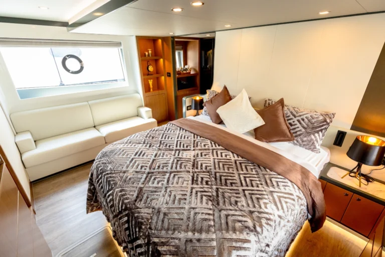 63 FT Amie & Axle Luxury Yacht Rental Dubai – photo 11