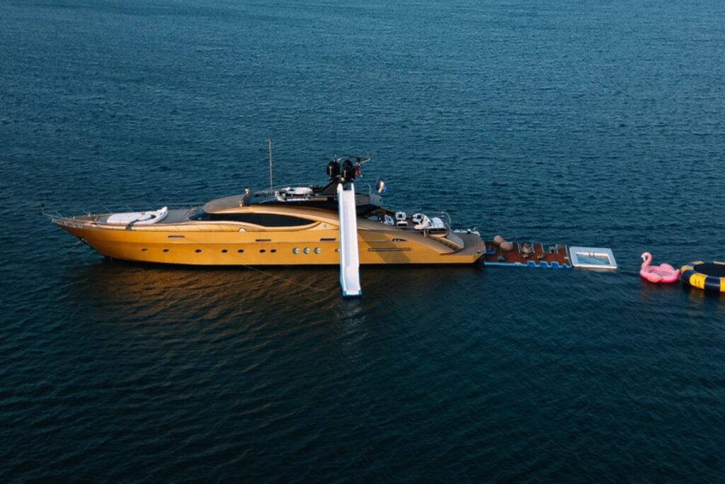 Yacht