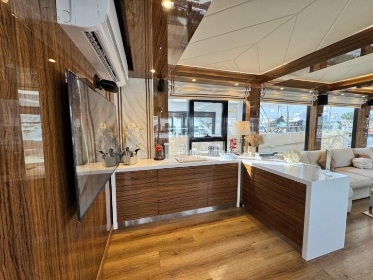 Amber Regent Luxury Yacht Abu Dhabi – photo 5