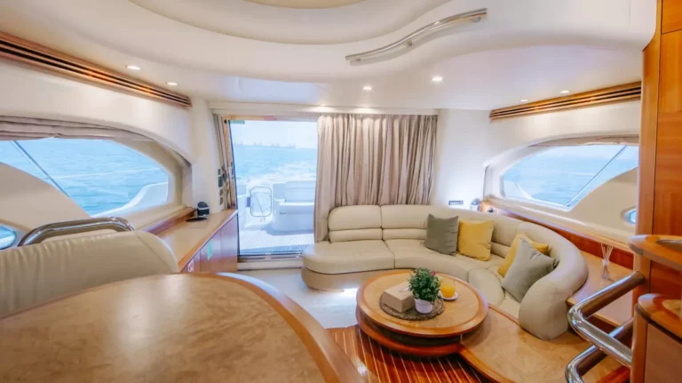 Azimut Luxury Yacht New Year’s Eve Abu Dhabi – photo 3