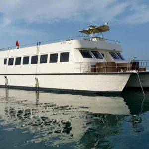 Butinah Boat Abu Dhabi – 75 ft catamaran at anchor