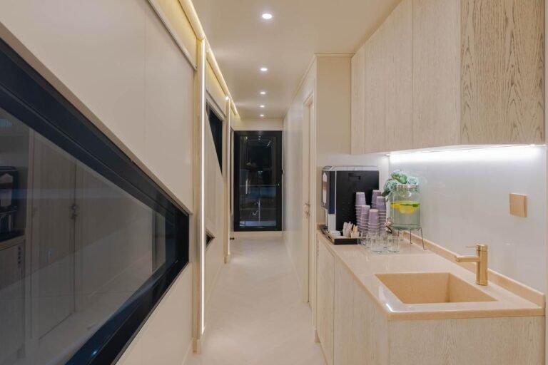 Celestia Jacuzzi Yacht Abu Dhabi – photo 10