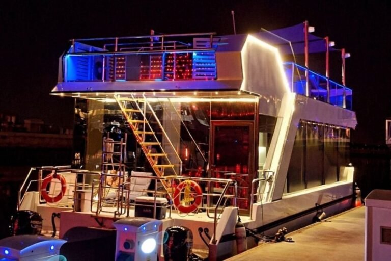 Lavy Luxury Yacht Abu Dhabi