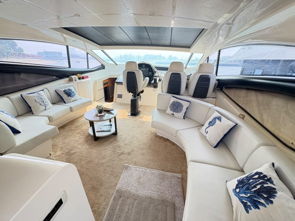 Pershing 62 Luxury Yacht Abu Dhabi — 2