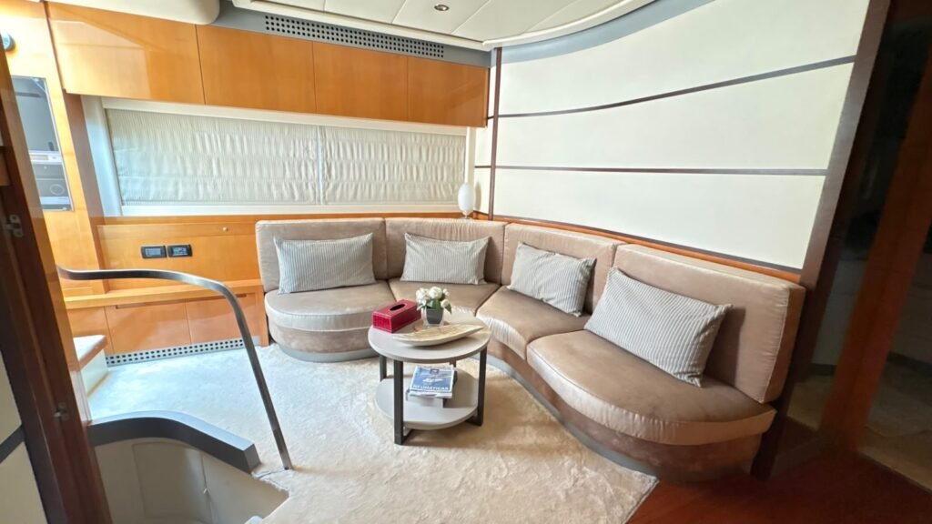 Pershing 62 Luxury Yacht Abu Dhabi — 4