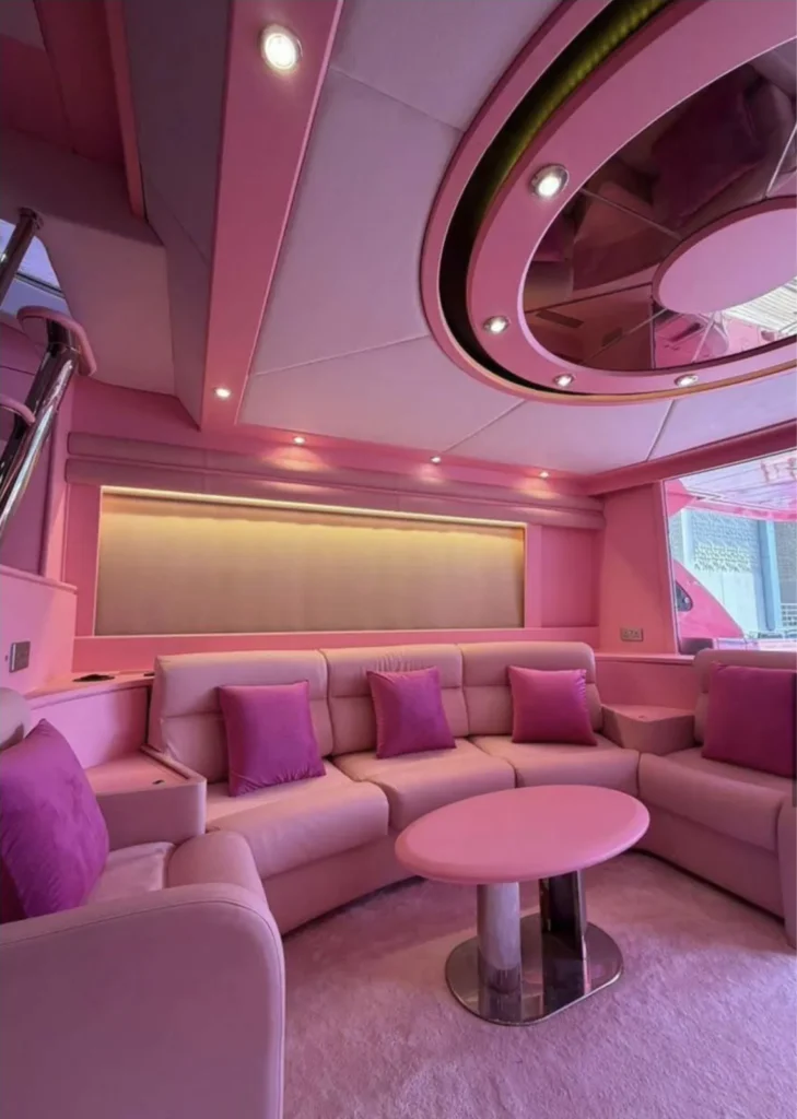 Pink Yacht 64 New Year’s Eve Dubai — 2